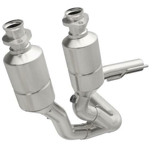 MagnaFlow direct-fit catalytic converter for 1999-2004 Jeep Cherokee stainless steel CARB compliant OBDII 49744