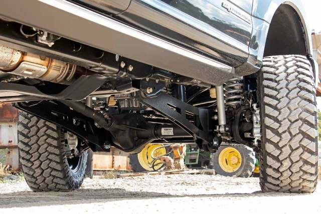 Fits Ford F-250/F-350 SD (17-22) 6" Lift Kit; R/A; OVLDS; C/O V2; 51258