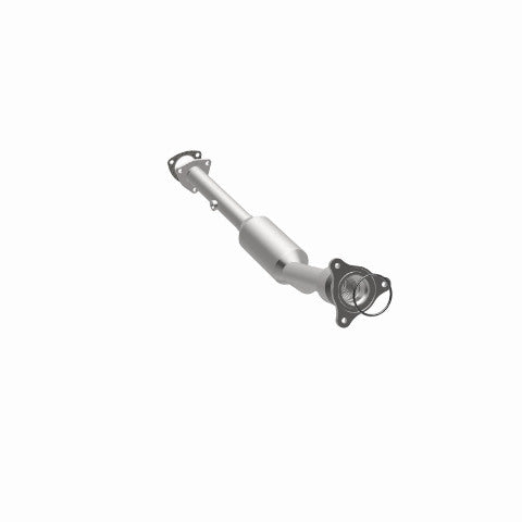 MagnaFlow direct-fit catalytic converter fits 2001-2003 Saturn L200, 2001-2002 Saturn L100, and additional vehicles. Avoid potential exhaust leaks by using the included gaskets to 