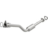 MagnaFlow direct-fit catalytic converter fits 2001-2003 Saturn L200, 2001-2002 Saturn L100, and additional vehicles. Avoid potential exhaust leaks by using the included gaskets to 