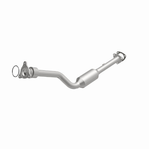 MagnaFlow direct-fit catalytic converter fits 2001-2003 Saturn L200, 2001-2002 Saturn L100, and additional vehicles. Avoid potential exhaust leaks by using the included gaskets to 