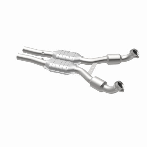 MagnaFlow direct-fit catalytic converter for 2000-2004 Chevy Corvette 5.7L stainless steel CARB compliant OBDII 51460