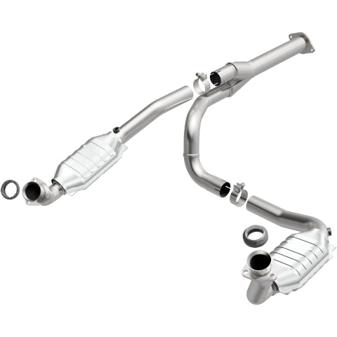 MagnaFlow direct-fit catalytic converter fits 2000-2002 Chevrolet Express 1500 4.3L and 2000-2002 GMC Savana 1500 4.3L stainless steel CARB compliant OBDII 51510