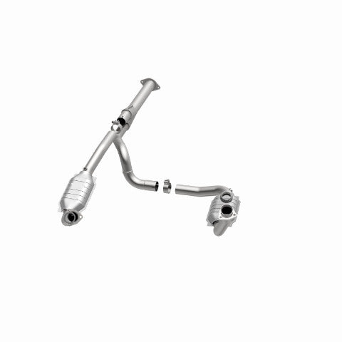 MagnaFlow direct-fit catalytic converter fits 2000-2002 Chevrolet Express 1500 4.3L and 2000-2002 GMC Savana 1500 4.3L stainless steel CARB compliant OBDII 51510