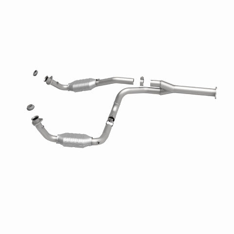 MagnaFlow direct-fit catalytic converter fits 2000-2002 Chevrolet Express 1500 4.3L and 2000-2002 GMC Savana 1500 4.3L stainless steel CARB compliant OBDII 51510
