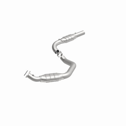 MagnaFlow direct-fit catalytic converter fits 2006-2009 Chevrolet Express 2500, Chevrolet Express 3500, and additional vehicles and 2003-2005 Express 2500 4.8L driver side 4.8L dri