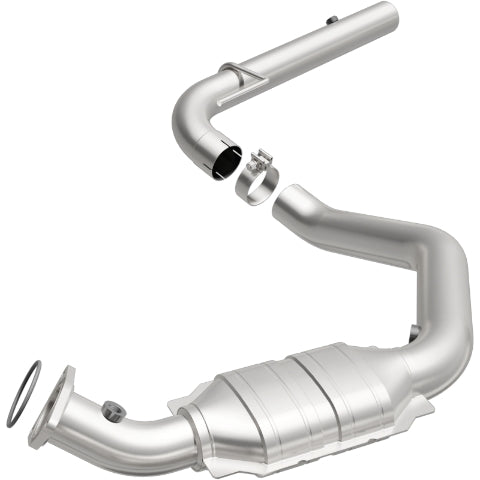 MagnaFlow direct-fit catalytic converter fits 2006-2010 Chevrolet Express 3500, 2006-2009 Chevrolet Express 2500, and additional vehicles and 2007-2008 Express 2500 4.8L driver sid