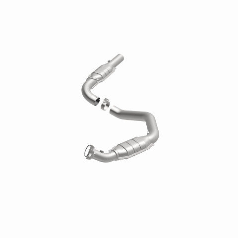 MagnaFlow direct-fit catalytic converter fits 2006-2010 Chevrolet Express 3500, 2006-2009 Chevrolet Express 2500, and additional vehicles and 2007-2008 Express 2500 4.8L driver sid
