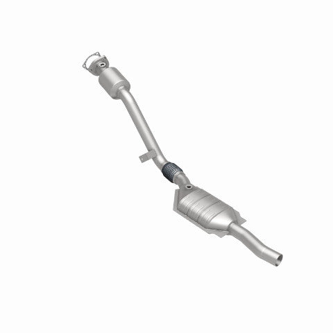 MagnaFlow direct-fit catalytic converter for 2000-2005 VW Passat 2.8L stainless steel CARB compliant 51589