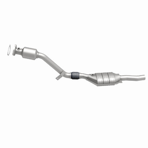 MagnaFlow direct-fit catalytic converter for 2000-2005 VW Passat 2.8L stainless steel CARB compliant 51589