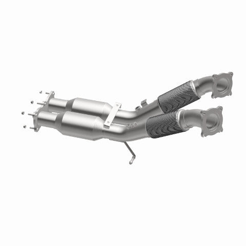 MagnaFlow direct-fit catalytic converter fits 2010-2014 Volvo XC60 and 2008-2009 Volvo XC70. Hardware is included to eliminate the hassle of working with corroded factory parts and