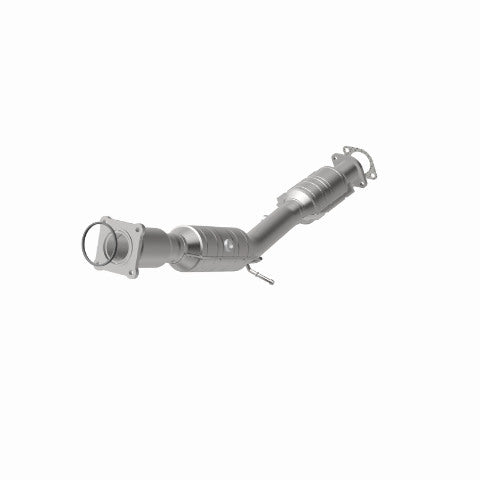MagnaFlow direct-fit catalytic converter fits 2004-2010 Volvo S40 and 2005-2010 Volvo V50. Avoid potential exhaust leaks by using the included gaskets to get a proper seal and 2005