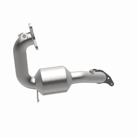 MagnaFlow direct-fit catalytic converter fits 2011-2015 Juke L4 1.6 1.6 inch inlet/outlet stainless steel CARB compliant 52439