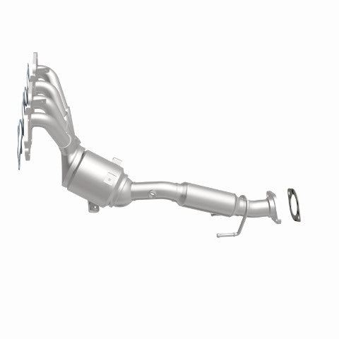 MagnaFlow direct-fit catalytic converter fits 2014-2015 Transit Connect L4 2.5 inch inlet/outlet stainless steel CARB compliant 52444
