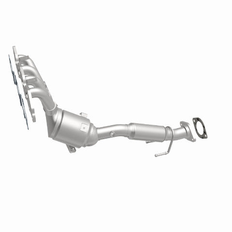 MagnaFlow direct-fit catalytic converter fits 2014-2015 Transit Connect L4 2.5 inch inlet/outlet stainless steel CARB compliant 52444