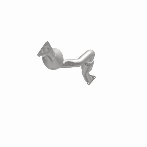 MagnaFlow direct-fit catalytic converter fits 2007-2010 Audi Q7 3.6L and 2008-2010 Volkswagen Touareg 3.6L 3.6 inch inlet/outlet stainless steel CARB compliant OBDII 52586