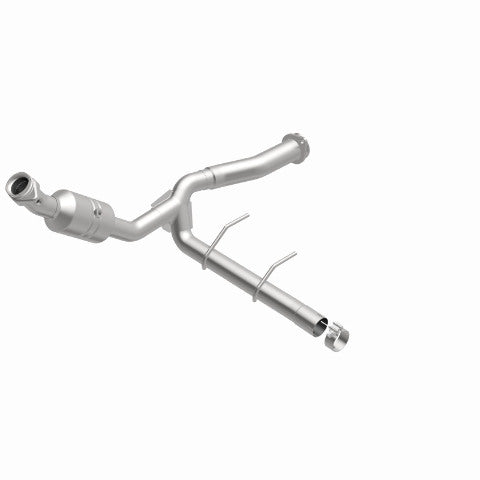 MagnaFlow direct-fit catalytic converter for 2011-2014 Ford F-150 5.0L stainless steel CARB compliant 5551139