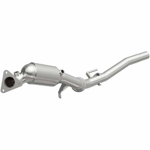 MagnaFlow direct-fit catalytic converter fits 2011- Volkswagen Touareg 3.6L stainless steel CARB compliant 5551411