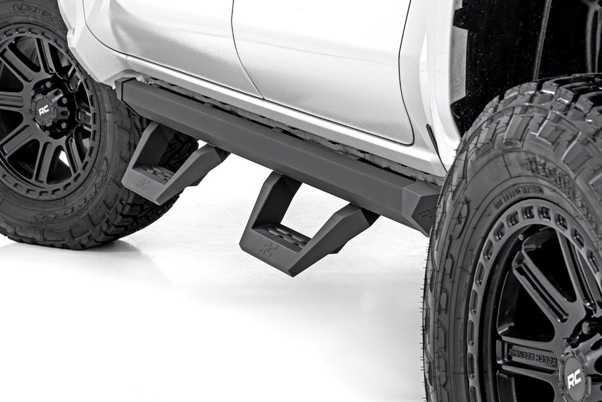 Side steps for Toyota Tacoma by Rough Country