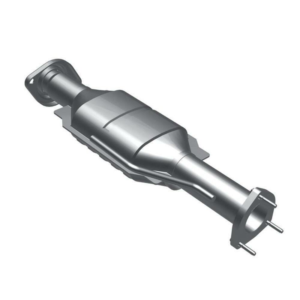direct-fit catalytic converter fits 2000-2002 Jeep Wrangler 2.5L and 2000-2003 Jeep Wrangler 4L L6 Federal EPA no gasket included 7713036 Schultz