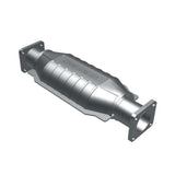 direct-fit catalytic converter fits 1983-1987 Isuzu Pickup 1.9L and 1988-1995 Isuzu Pickup 2.6L L4 rear front Federal EPA with gaskets 7713088 Schultz