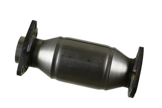 direct-fit catalytic converter fits 2007-2010 Sk y 2.4L and 2006-2009 Pontiac Solstice 2.4L L4 rear front Federal EPA with gaskets 7713133 Schultz