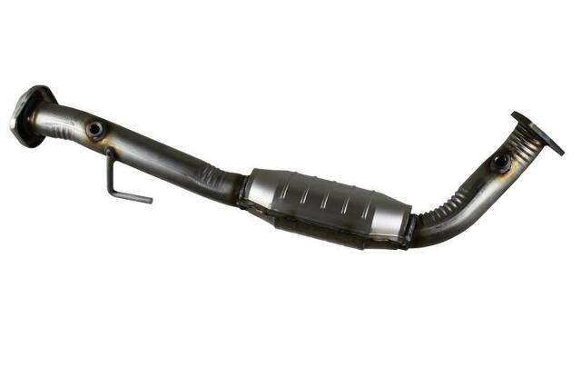 direct-fit catalytic converter fits 2002-2006 Escalad e 6L and 2002-2006 Cadillac Escalade EXT 6L V8 rear front Federal EPA gasket included 7713336 Schultz