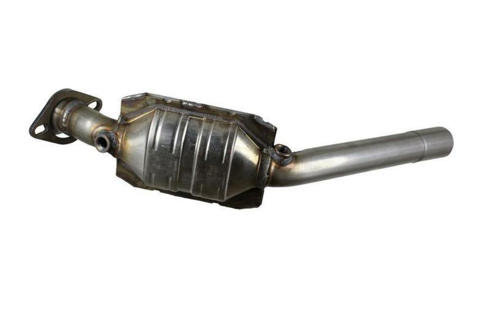 direct-fit catalytic converter fits 2003-2006 L S 3.9L Federal EPA no gasket included 7713392 Schultz