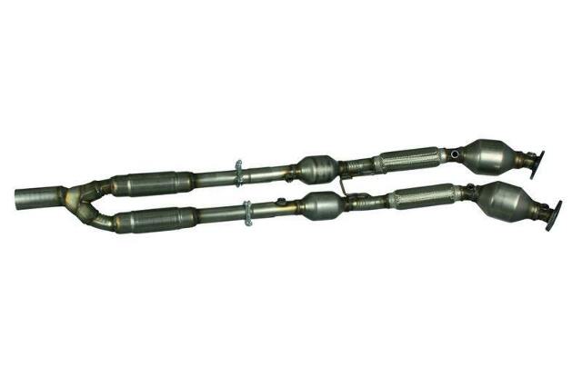 direct-fit catalytic converter fits 2006-2008 VW Passat 3.6L and 2006-2008 VW Passat 3.6L V6 rear front Federal EPA gasket included 7716001 Schultz