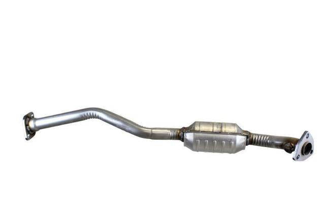 direct-fit catalytic converter fits 1999-2004 Nissan Frontier 3.3L and 2000-2004 Nissan Xterra 3.3L V6 rear Federal EPA with gaskets 7716041 Schultz