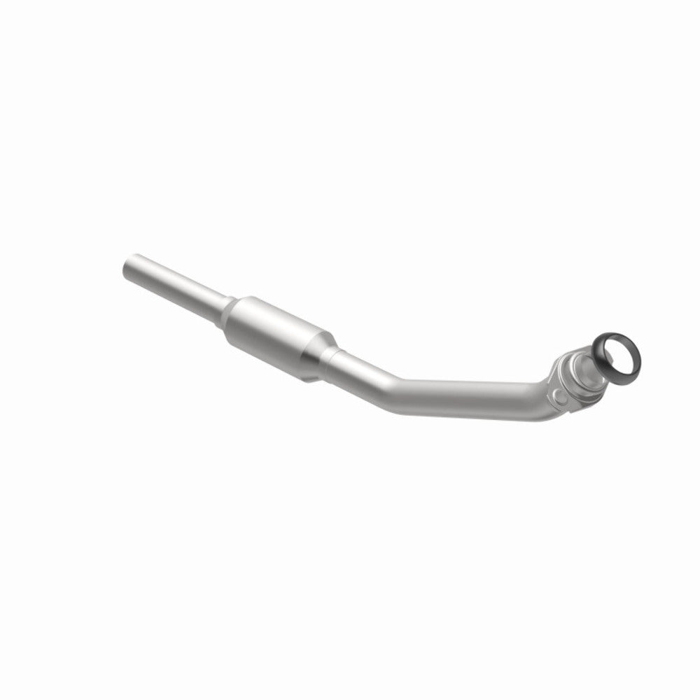 MagnaFlow direct-fit catalytic converter fits 1989-1990 Dodge Caravan and Plymouth Voyager. Avoid potential exhaust leaks by using the included gaskets to get a proper seal and 198