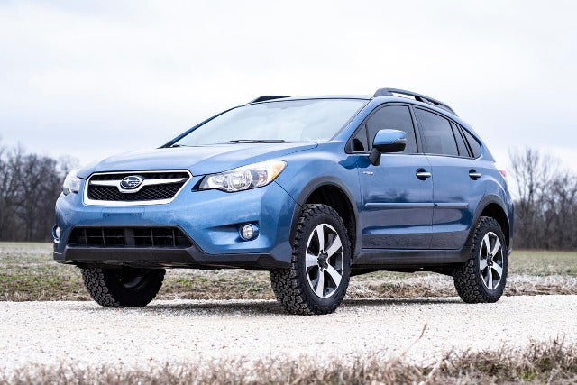 Fits Subaru Crosstrek (16-17)/XV Crosstrek (13-15) 4WD 2 Inch Lift Kit; 90400