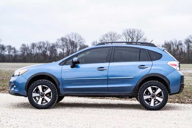 Fits Subaru Crosstrek (16-17)/XV Crosstrek (13-15) 4WD 2 Inch Lift Kit; 90400