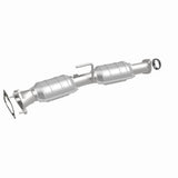 MagnaFlow direct-fit catalytic converter fits 2001-2005 Ford Explorer Sport Trac, 2000-2001 Ford Explorer, and additional vehicles. Avoid potential exhaust leaks by using the inclu
