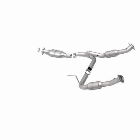 MagnaFlow direct-fit catalytic converter for 2002-2005 Ford stainless steel CARB compliant 93108