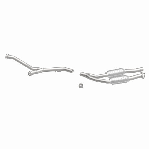 MagnaFlow direct-fit catalytic converter fits 1994-1995 Mercedes-Benz S500, Mercedes-Benz S420, and additional vehicles. Hardware is included to eliminate the hassle of working wit