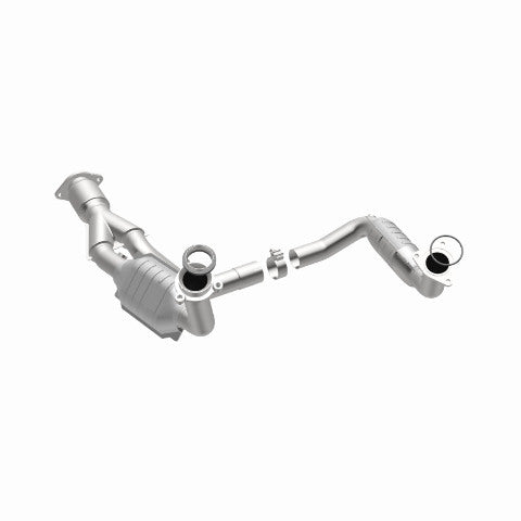 MagnaFlow direct-fit catalytic converter fits 2006-2009 Chevrolet Trailblazer, 2007-2009 GMC Envoy, and additional vehicles and 2006-2009 TB/Envoy 5.3/6.0 5.3 inch inlet/outlet sta