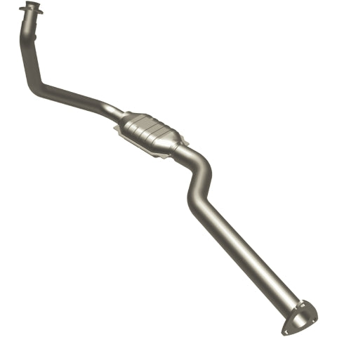 MagnaFlow direct-fit catalytic converter fits 1996-1999 Chevrolet Express 1500, Chevrolet Express 2500, and additional vehicles. Hardware is included to eliminate the hassle of wor