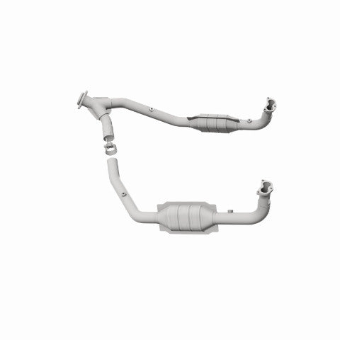 MagnaFlow direct-fit catalytic converter fits 1996-1998 Land Rover Discovery and 1997 Land Rover Defender 90. Hardware is included to eliminate the hassle of working with corroded 