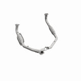 MagnaFlow direct-fit catalytic converter fits 1996-1998 Land Rover Discovery and 1997 Land Rover Defender 90. Hardware is included to eliminate the hassle of working with corroded 