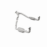 MagnaFlow direct-fit catalytic converter fits 1996-1998 Land Rover Discovery and 1997 Land Rover Defender 90. Hardware is included to eliminate the hassle of working with corroded 