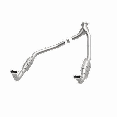 MagnaFlow direct-fit catalytic converter fits 1994-1995 Land Rover Defender 90, Land Rover Discovery, and additional vehicles. Hardware is included to eliminate the hassle of worki