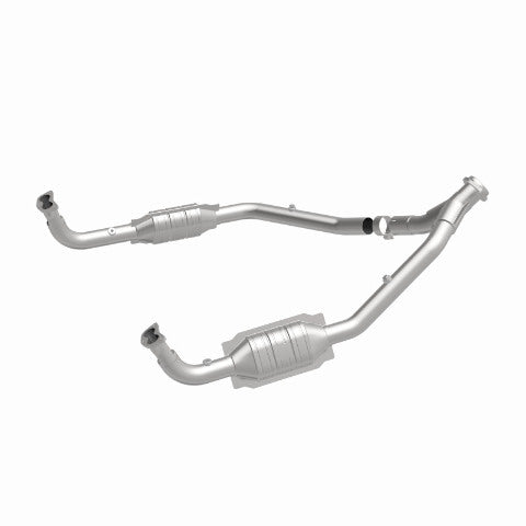 MagnaFlow direct-fit catalytic converter fits 1994-1995 Land Rover Defender 90, Land Rover Discovery, and additional vehicles. Hardware is included to eliminate the hassle of worki