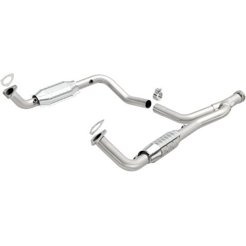 MagnaFlow direct-fit catalytic converter fits 1996-2002 Land Rover Range Rover HSE 4.6L and 1996-2000 Land Rover Range Rover 4.0L stainless steel Federal EPA compliant OBDII 93694