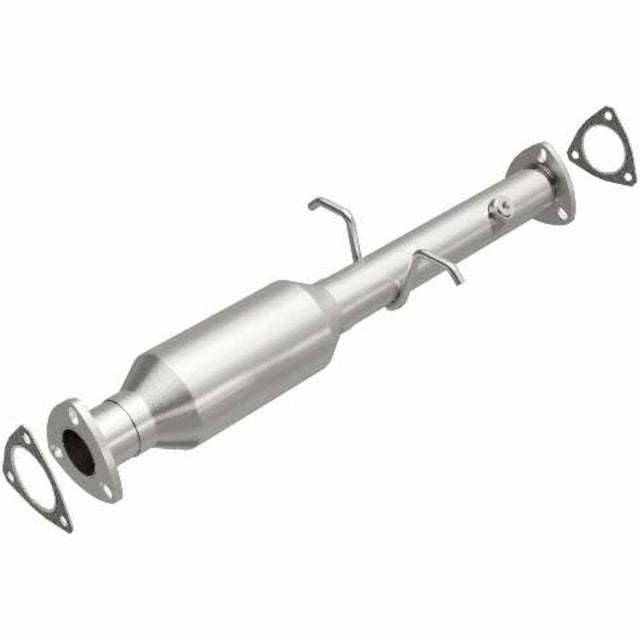 MagnaFlow direct-fit catalytic converter fits 1996-2003 Chevrolet S10 and GMC Sonoma and 1996-2000 GM S-10/Sonoma/Homb stainless steel CARB compliant 51463