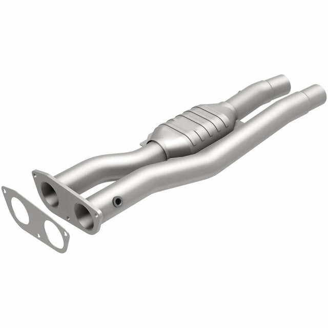 MagnaFlow direct-fit catalytic converter for 1996-1999 Chevy 7.4L stainless steel CARB compliant 4451471