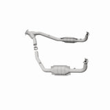 MagnaFlow direct-fit catalytic converter fits 1996-1998 Land Rover Discovery and 1997 Land Rover Defender 90. Hardware is included to eliminate the hassle of working with corroded 