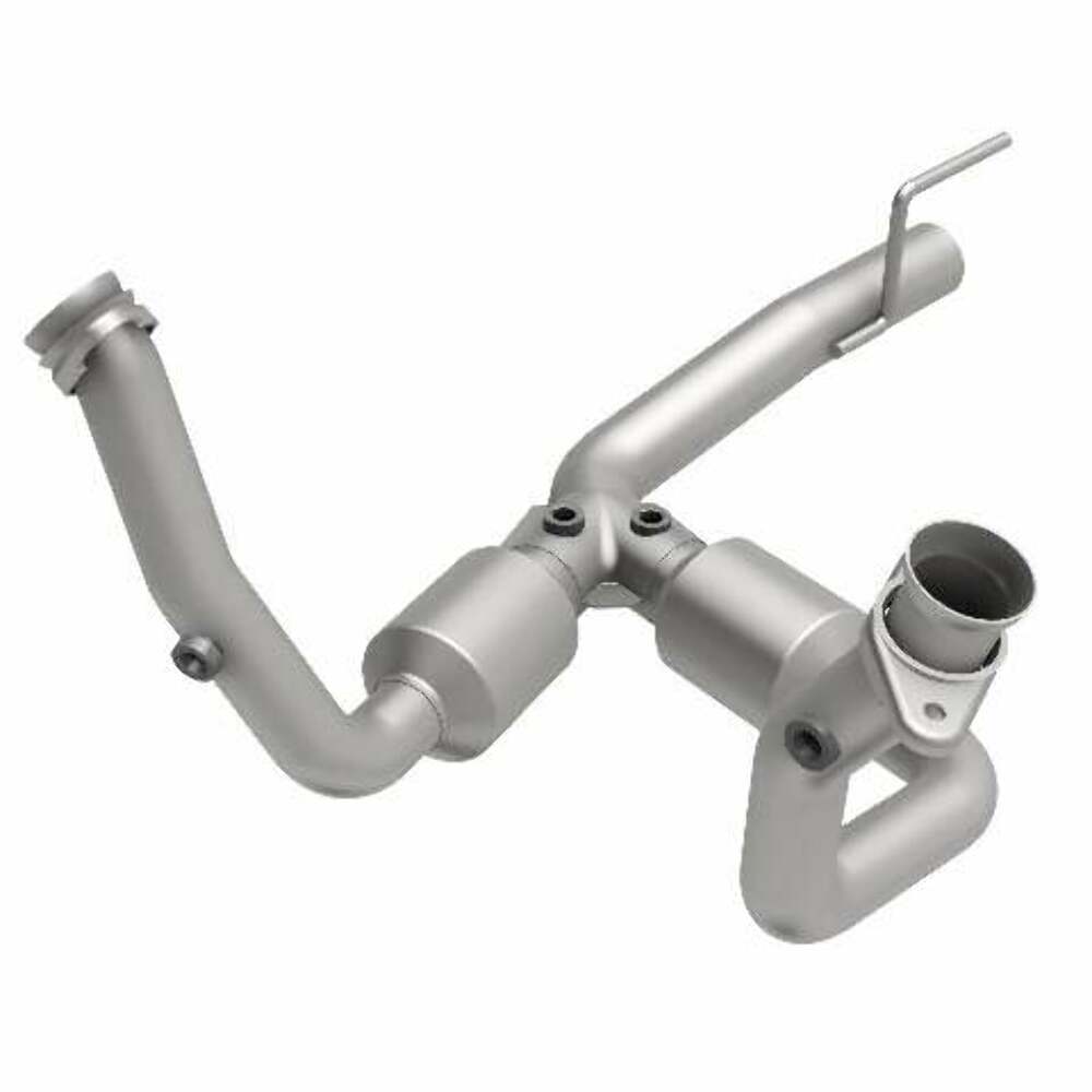 MagnaFlow direct-fit catalytic converter for 1999-2001 Jeep Cherokee 4.7 inch inlet/outlet stainless steel CARB compliant OBDII 49494