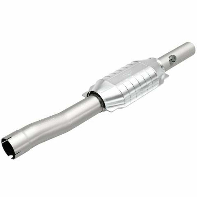MagnaFlow direct-fit catalytic converter for 1999-2001 Jeep Cherokee stainless steel CARB compliant OBDII 49096