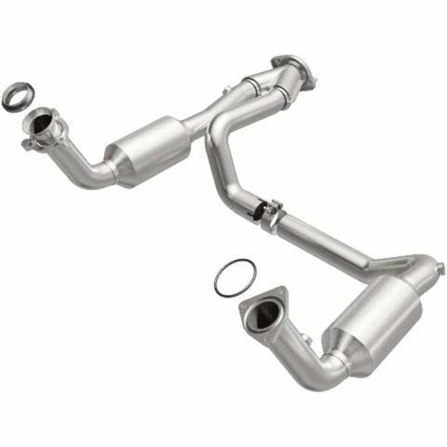 MagnaFlow direct-fit catalytic converter for 1999-2003 Chevy Silverado 1500 stainless steel CARB compliant 4451419
